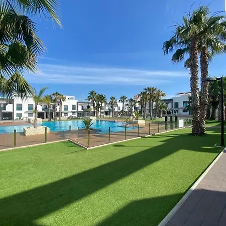 Apartment Sunny Ground Floor Opposite The Swimming Pool