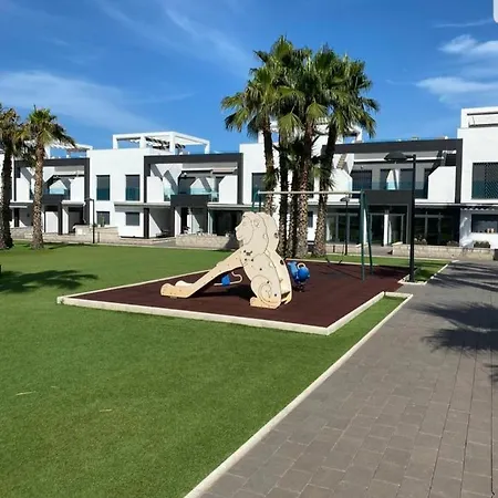 Apartment Sunny Ground Floor Opposite The Swimming Pool