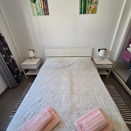 Sunny Ground Floor Opposite The Swimming Pool Apartment *